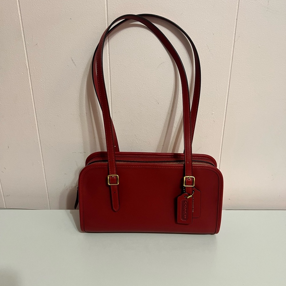 COACH Swing Zip Ruby Red Shoulder Bag Purse GloveTanned Leather